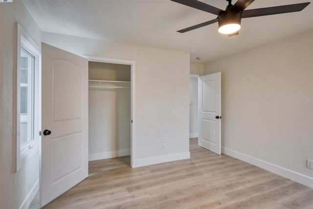 577 Capistrano Dr, Oakland, CA 94603