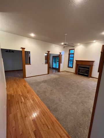 3700 E Dartmoor Court, Springfield, MO 65802