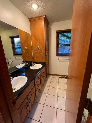 3700 E Dartmoor Court, Springfield, MO 65802