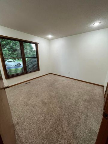 3700 E Dartmoor Court, Springfield, MO 65802