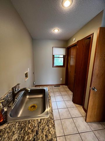 3700 E Dartmoor Court, Springfield, MO 65802