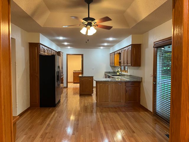 3700 E Dartmoor Court, Springfield, MO 65802