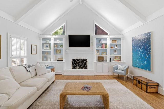 898 Byrnwyck Road NE, Atlanta, GA 30319