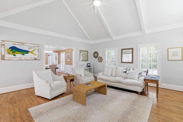 898 Byrnwyck Road NE, Atlanta, GA 30319