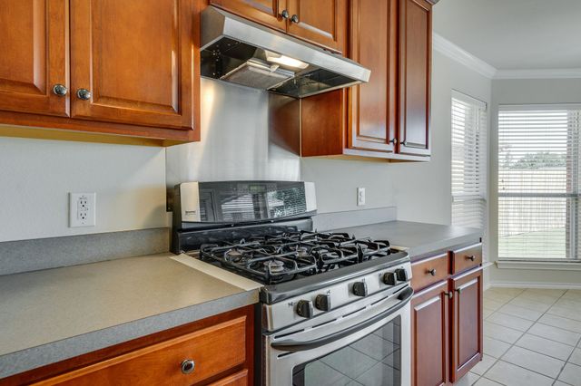 5208 Brookside Drive, Denton, TX 76226