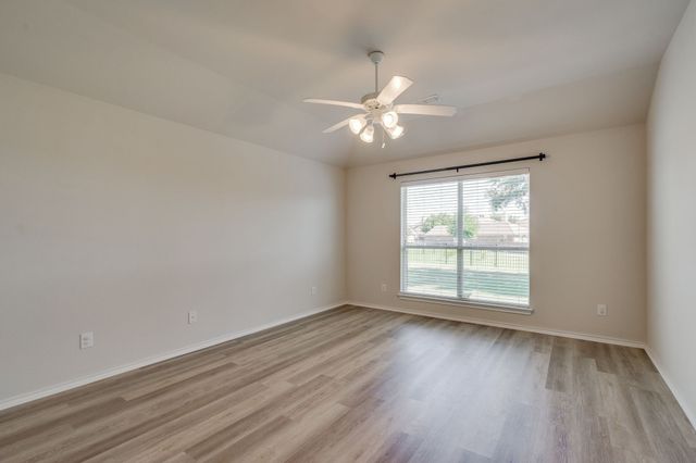 5208 Brookside Drive, Denton, TX 76226