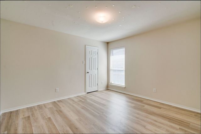 5208 Brookside Drive, Denton, TX 76226