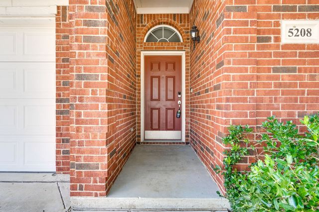 5208 Brookside Drive, Denton, TX 76226