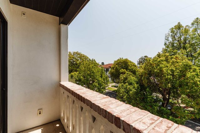 16037 W Junaluska Way, Pacific Palisades, CA 90272