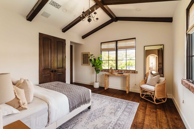 16037 W Junaluska Way, Pacific Palisades, CA 90272