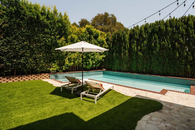 16037 W Junaluska Way, Pacific Palisades, CA 90272