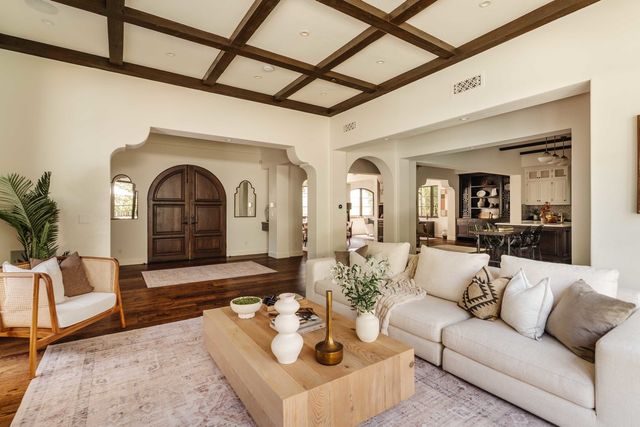 16037 W Junaluska Way, Pacific Palisades, CA 90272