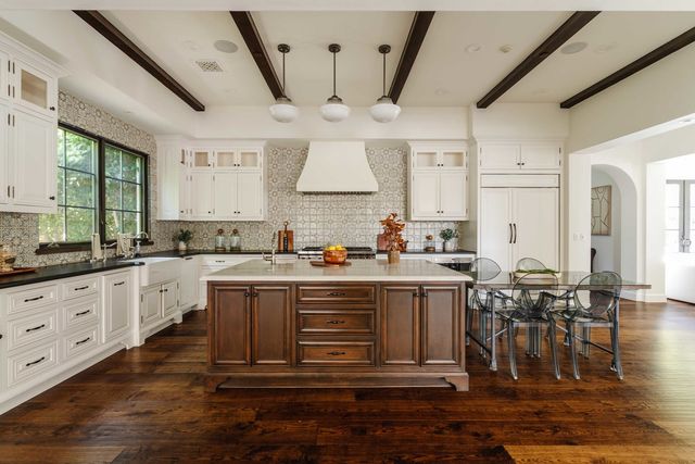 16037 W Junaluska Way, Pacific Palisades, CA 90272