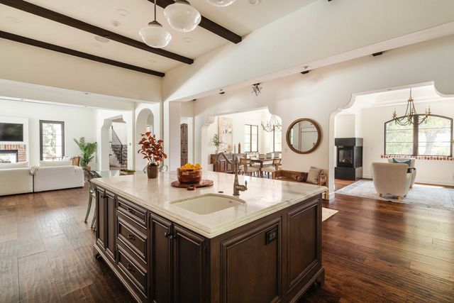 16037 W Junaluska Way, Pacific Palisades, CA 90272