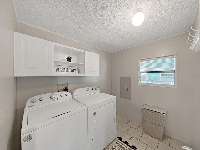 1811 FOX HILL DR, Lakeland, FL 33810