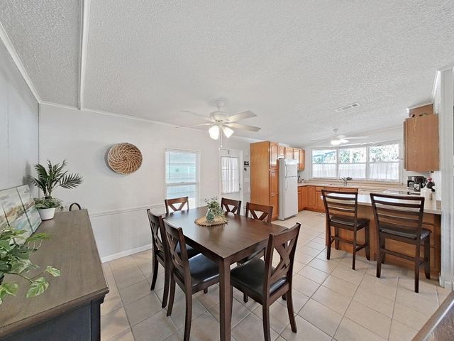 1811 FOX HILL DR, Lakeland, FL 33810