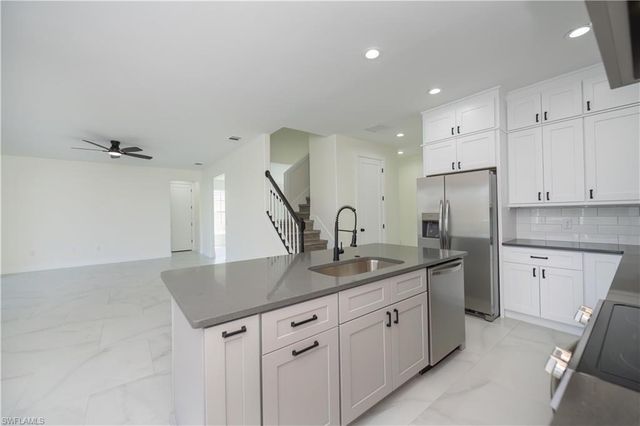 2615 Sunvale CT, Cape Coral, FL 33991