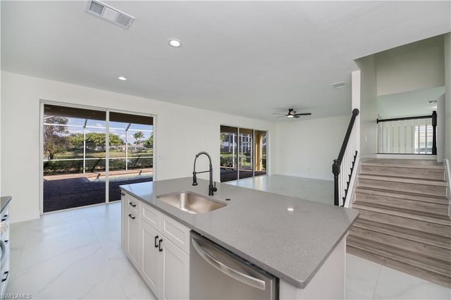 2615 Sunvale CT, Cape Coral, FL 33991