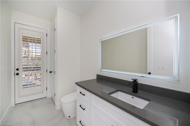 2615 Sunvale CT, Cape Coral, FL 33991