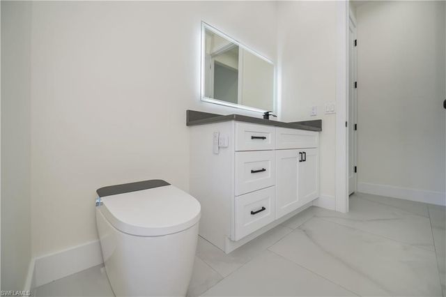 2615 Sunvale CT, Cape Coral, FL 33991