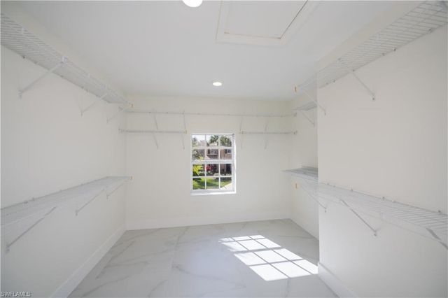 2615 Sunvale CT, Cape Coral, FL 33991