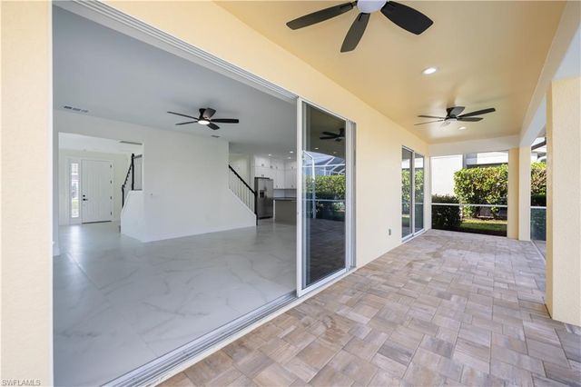 2615 Sunvale CT, Cape Coral, FL 33991