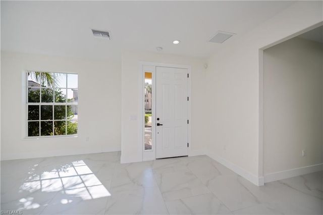 2615 Sunvale CT, Cape Coral, FL 33991