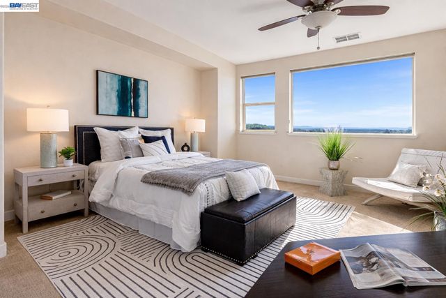 6401 Blue Rock Ct, Oakland, CA 94605