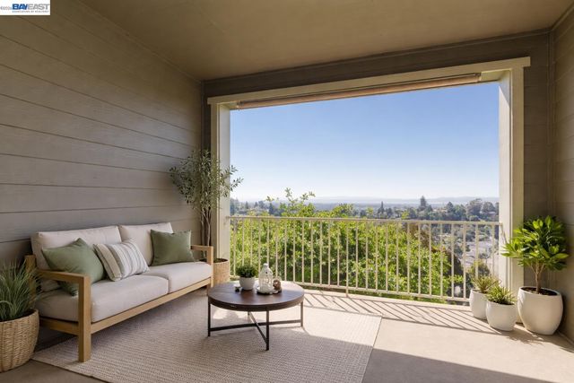 6401 Blue Rock Ct, Oakland, CA 94605