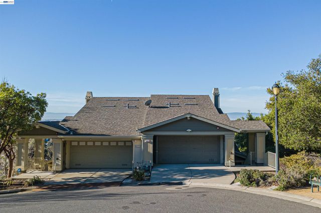 6401 Blue Rock Ct, Oakland, CA 94605