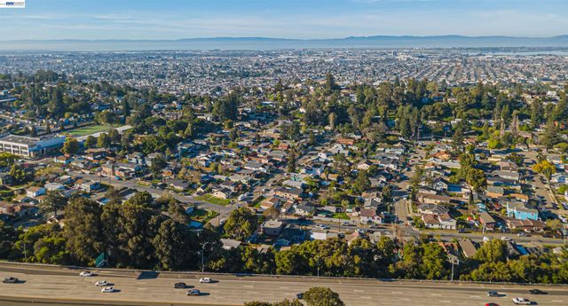 6401 Blue Rock Ct, Oakland, CA 94605