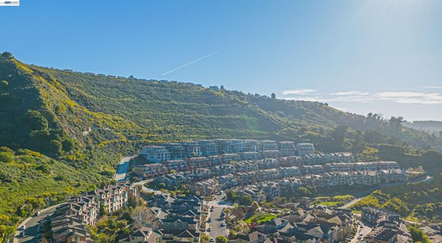 6401 Blue Rock Ct, Oakland, CA 94605