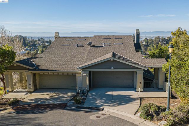 6401 Blue Rock Ct, Oakland, CA 94605