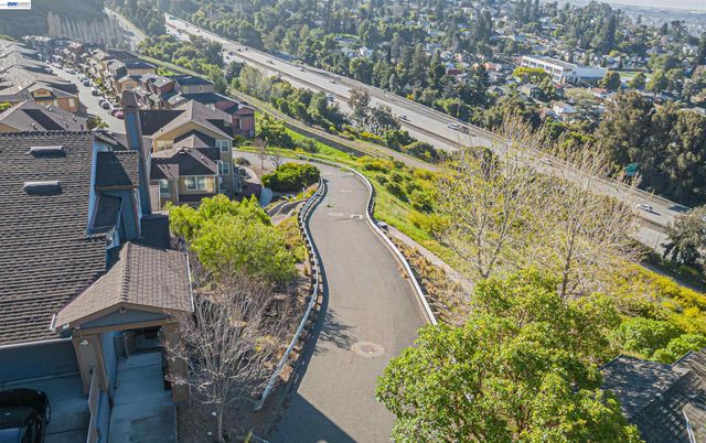 6401 Blue Rock Ct, Oakland, CA 94605
