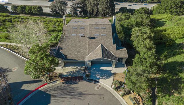 6401 Blue Rock Ct, Oakland, CA 94605