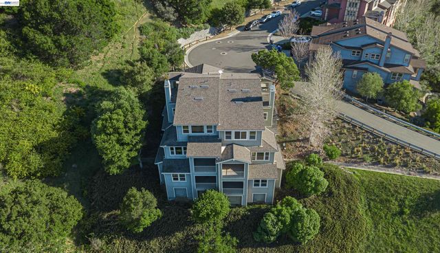 6401 Blue Rock Ct, Oakland, CA 94605