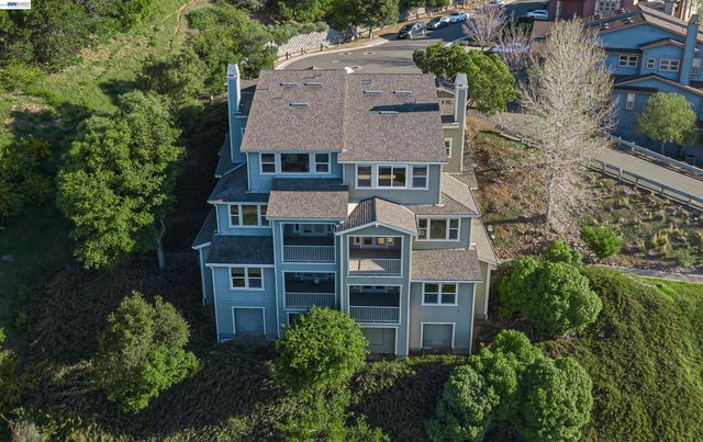 6401 Blue Rock Ct, Oakland, CA 94605