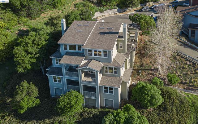 6401 Blue Rock Ct, Oakland, CA 94605