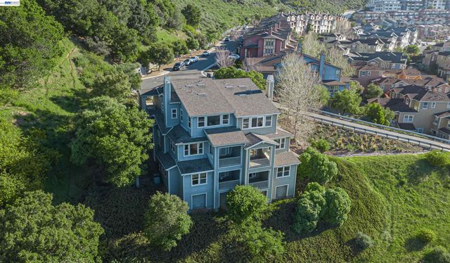 6401 Blue Rock Ct, Oakland, CA 94605