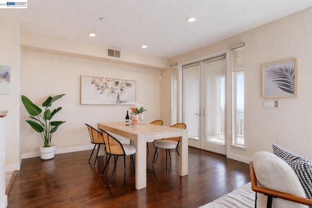 6401 Blue Rock Ct, Oakland, CA 94605