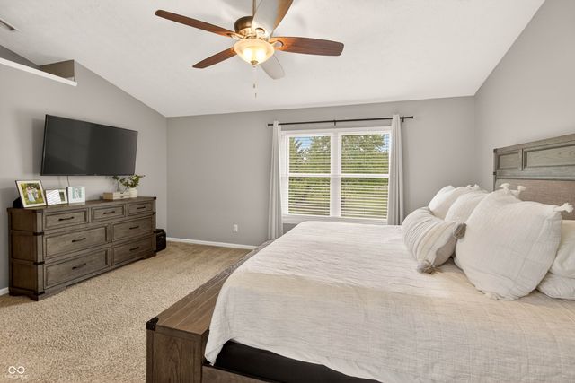 594 Homestead Lane, Greenwood, IN 46142