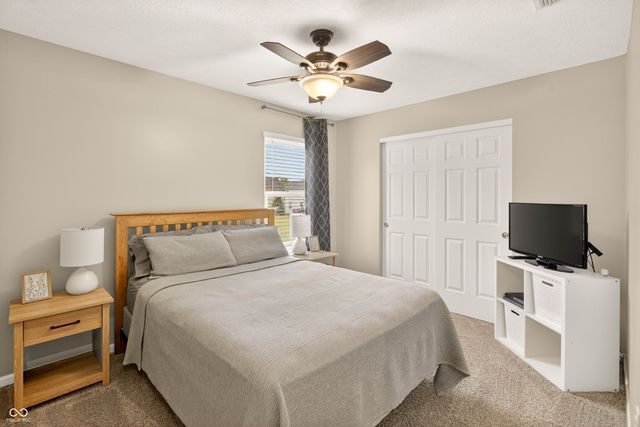 594 Homestead Lane, Greenwood, IN 46142