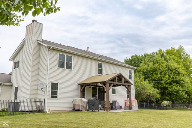 594 Homestead Lane, Greenwood, IN 46142