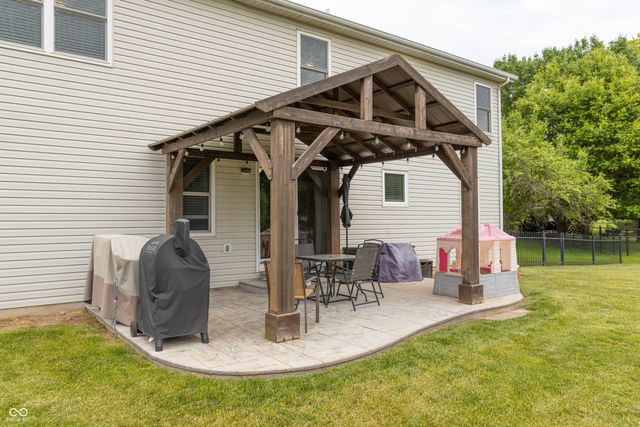594 Homestead Lane, Greenwood, IN 46142
