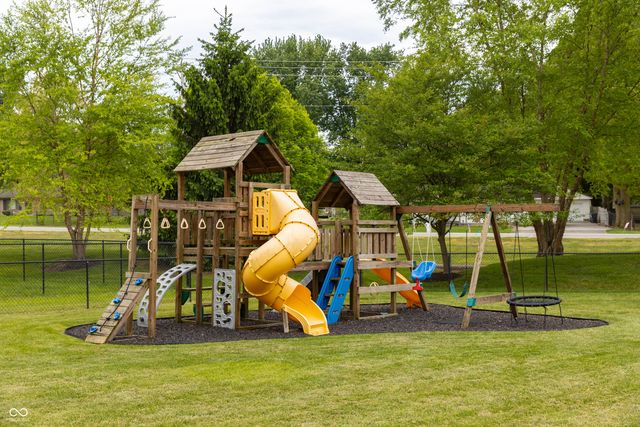 594 Homestead Lane, Greenwood, IN 46142