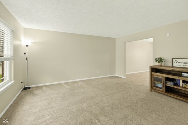 594 Homestead Lane, Greenwood, IN 46142