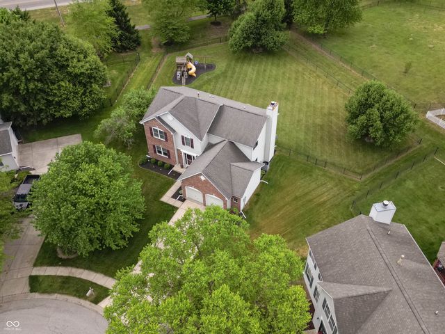 594 Homestead Lane, Greenwood, IN 46142