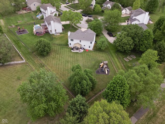594 Homestead Lane, Greenwood, IN 46142