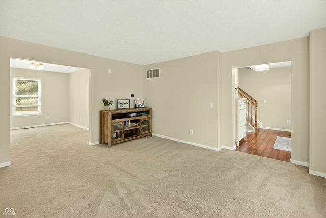 594 Homestead Lane, Greenwood, IN 46142
