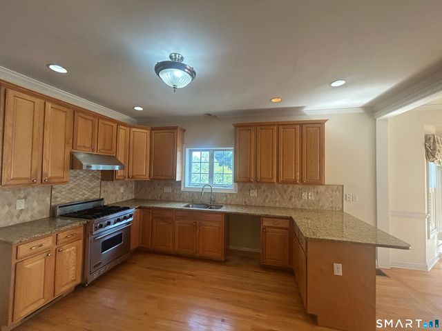 15 Tavern Rock Road, Stratford, CT 06614
